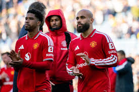 Manchester United Ditahan Leeds, Tekanan Carrick Naik